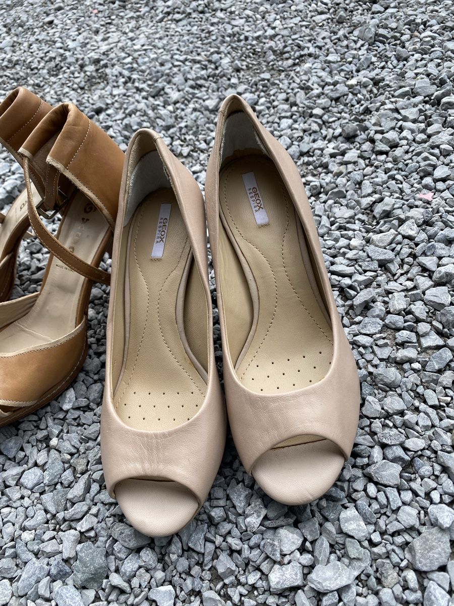 Scarpe da donna: Sommerschuhe Paket Grösse 37 – Usato da Eglisau venduto da Lara0 1