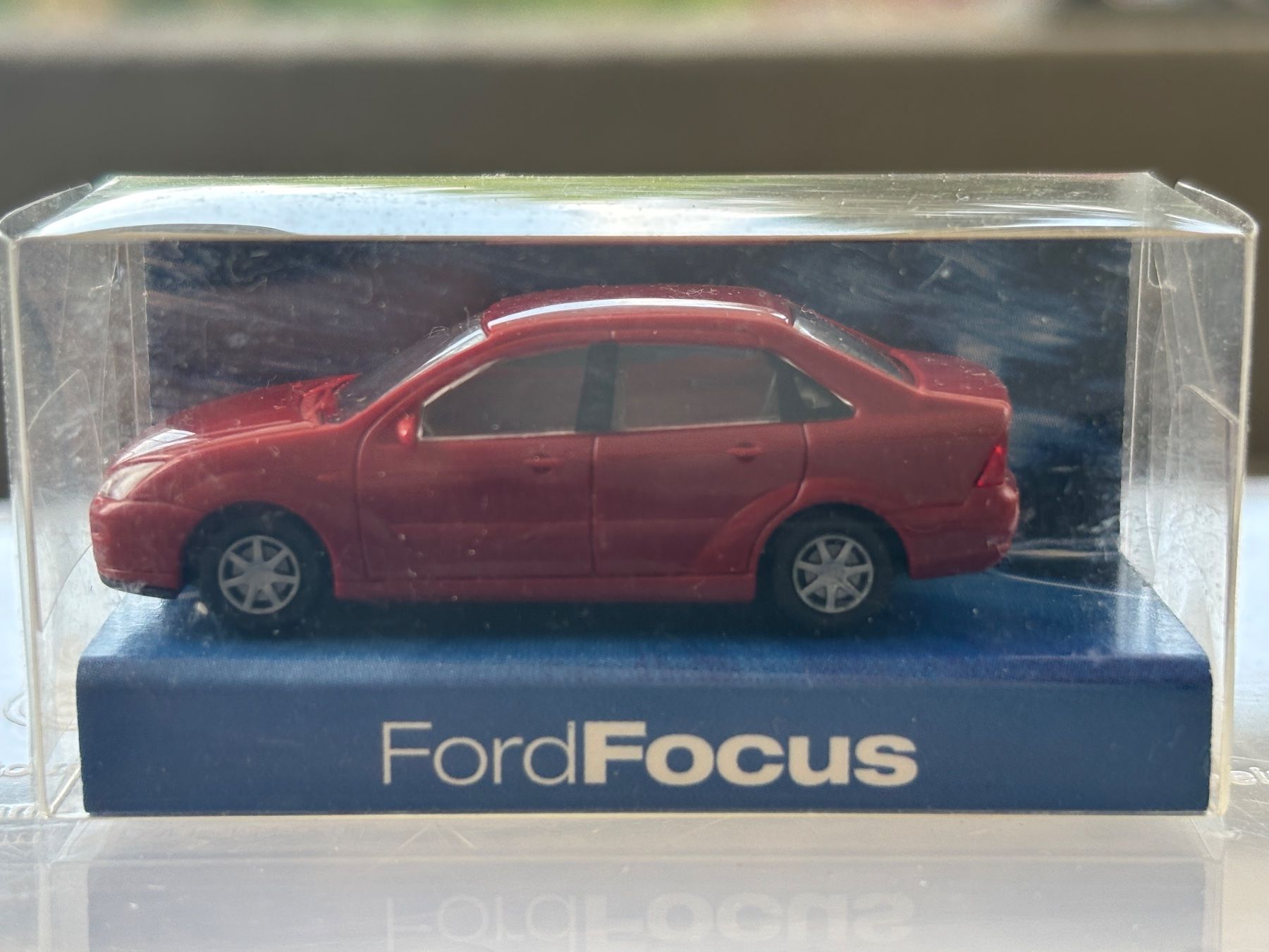Rietze Modellini d'auto: Rietze Ford Focus rot in OVP – Usato da Thun venduto da BlauerKlaus