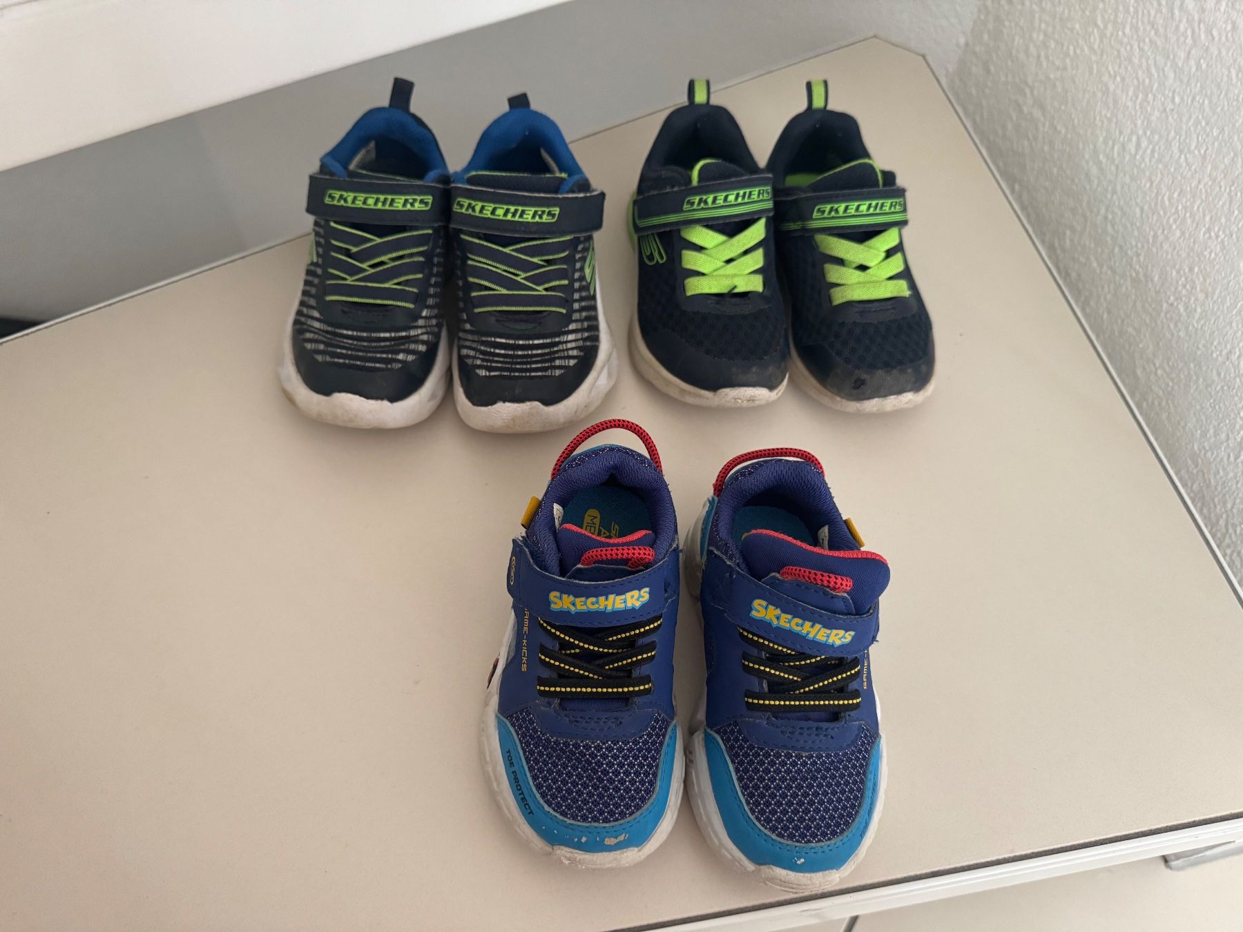 Skechers Schuhe für Jungen: Skechers Turnschuhen – Gebraucht aus Langenthal von chirlis