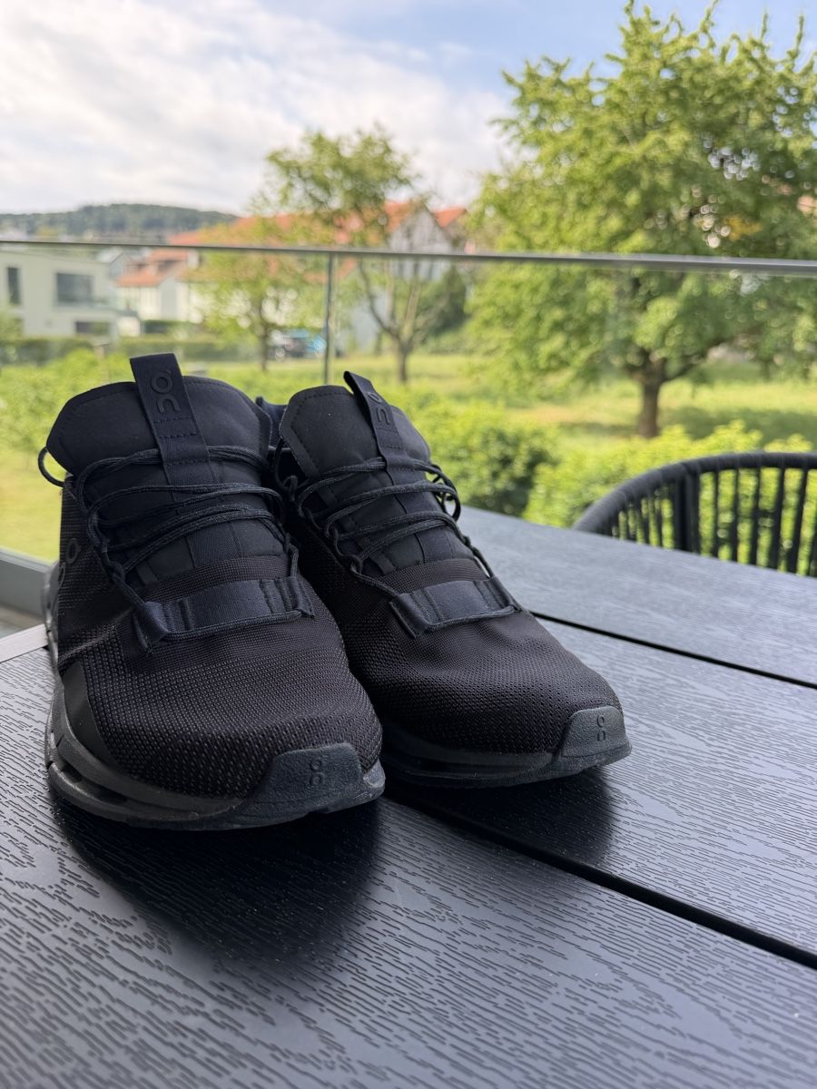 On Scarpe da uomo: On Schuhe Grösse 44 – Usato da Flaach venduto da med_rr6l 1