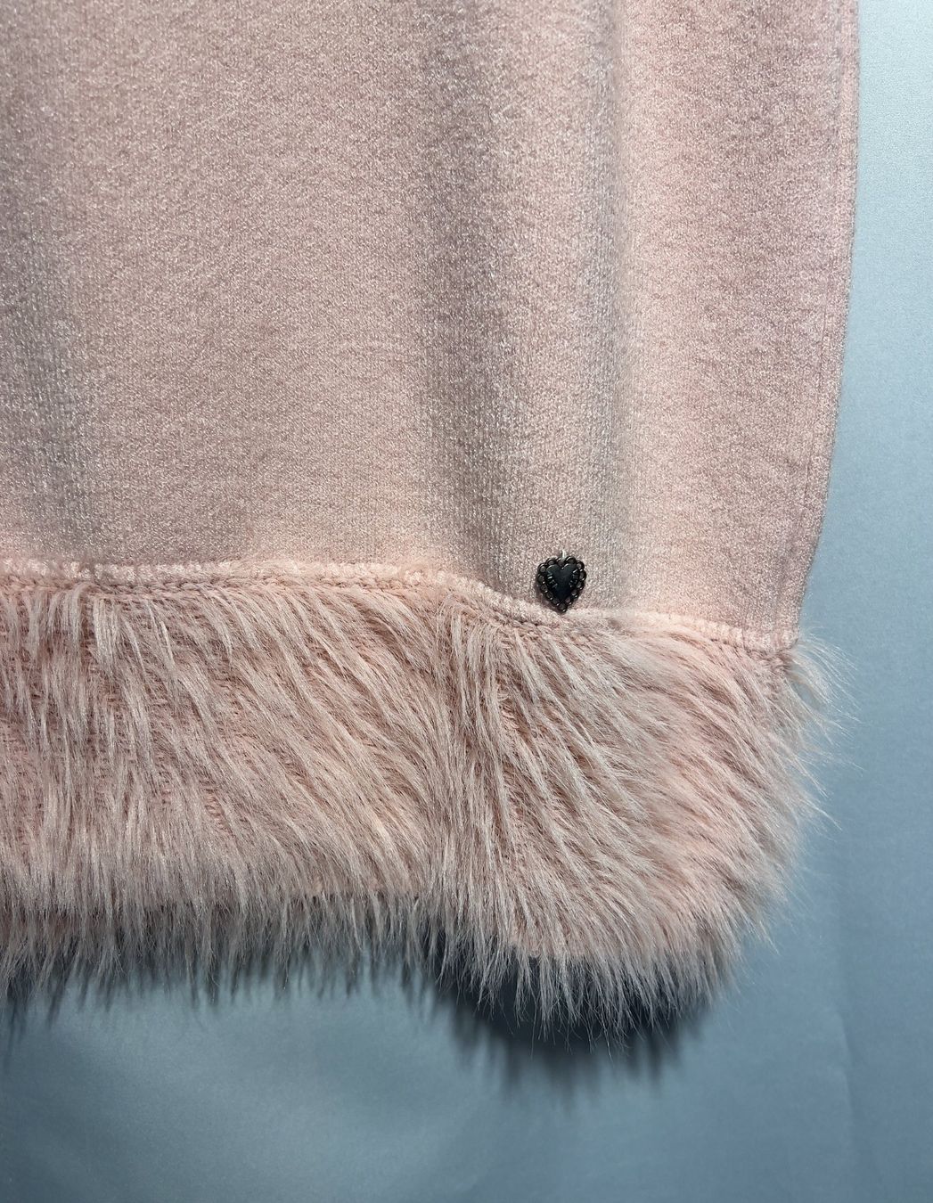 Pullover & Sweatshirts: Pullunder mit Fransenanbschluss in rosa – Neu und originalverpackt aus Zürich von Naebeli 1