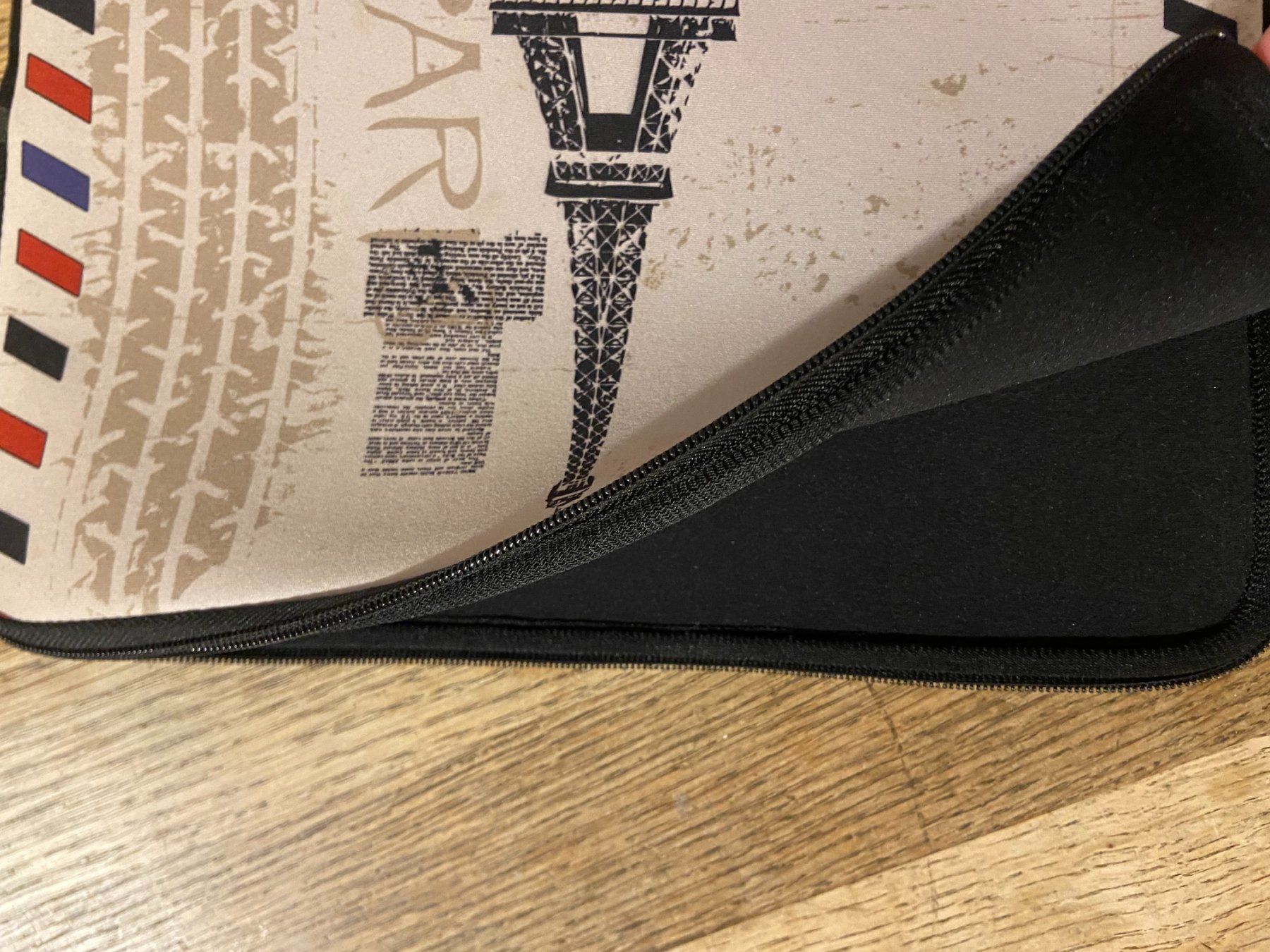 Borse: Laptop Tasche Tour Eiffel – Usato da Piazzogna venduto da edw_rbf9 2