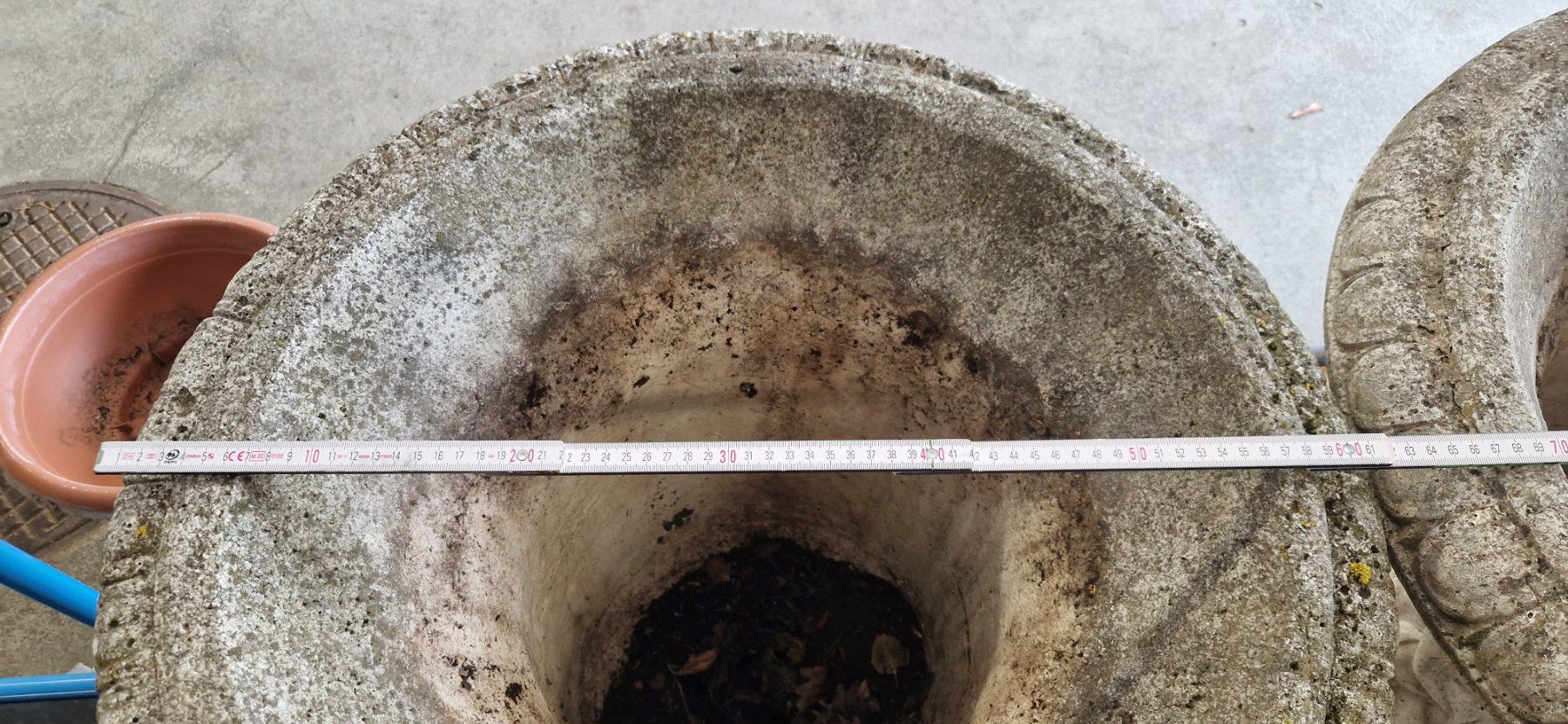 Pots de fleurs: 2 massive Garten-Pflanzgefässe ab 1.- – D'occasion à Widen par Haus_Morgenstern 3