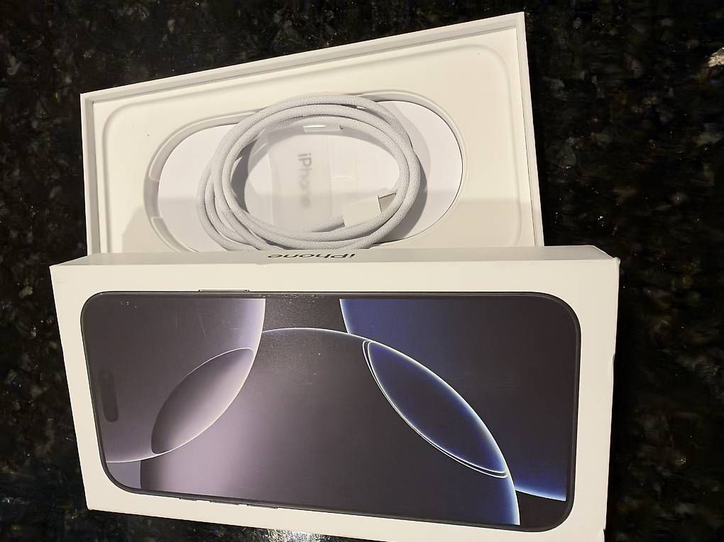 Handys / Smartphones: iPhone 16 Pro Max 256 GB – Gebraucht aus Biel/Bienne von Fks362880 2