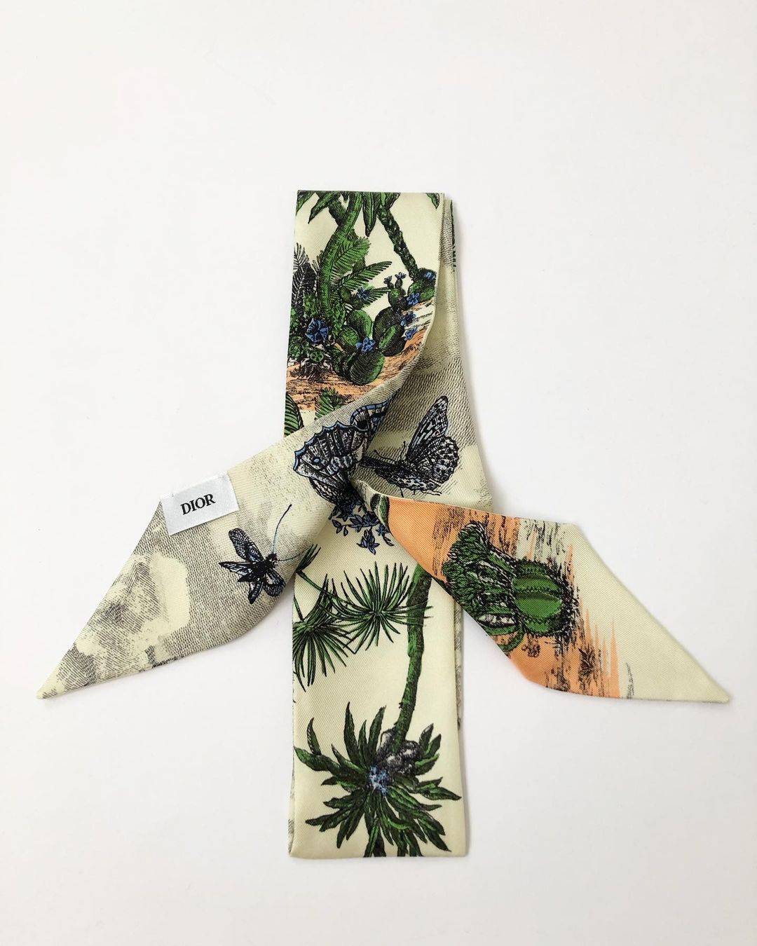 Dior Foulard & Sciarpe: Christian Dior scarf – Nuovo (secondo la descrizione) da Pregassona venduto da Reluxuryspace 5