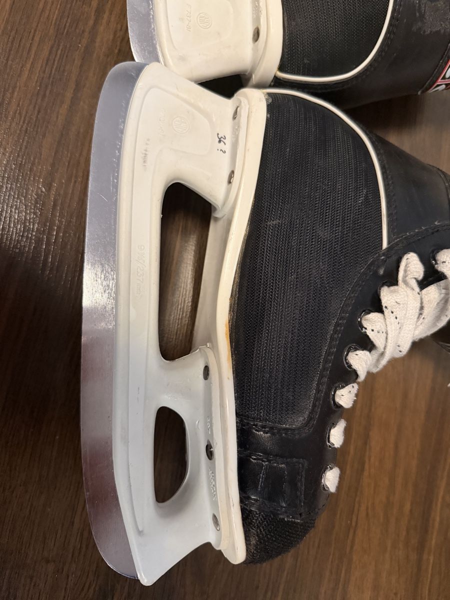 Ccm Pattini da ghiaccio: CCM Mustang Ice Skates - 305 - size 36 – Usato da BADEN venduto da Sprinz 4