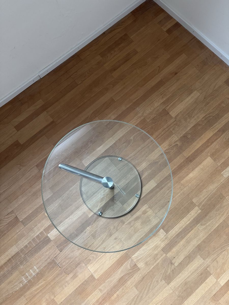 Bicchieri: Glass side table  – Usato da Basel venduto da chuckjr 2