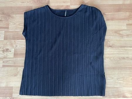 T-Shirt schwarz, oversize geschnitten, Grösse S