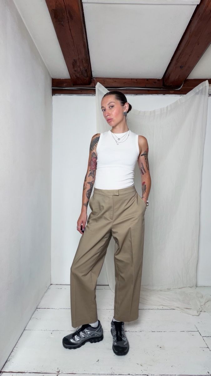 H&M Pantaloni: H&M Stoffhose beige Grösse 44  – Usato da Knonau venduto da Grapesvintage 1