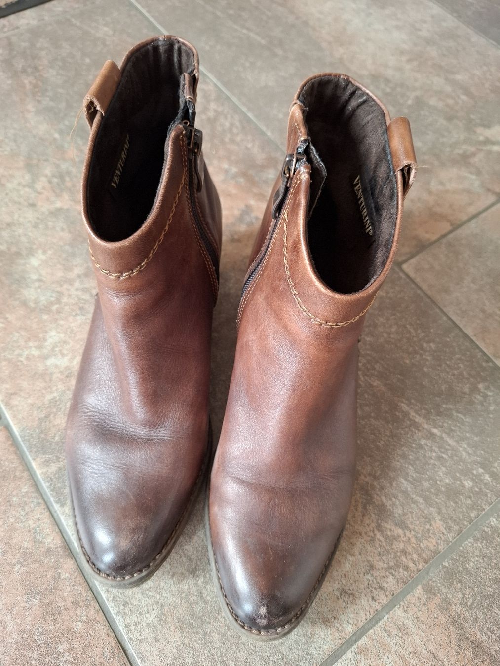 Chaussures femmes: Stiefeletten braun Gr. 37 von Venturini – D'occasion à Waltenschwil par Aqua11 1
