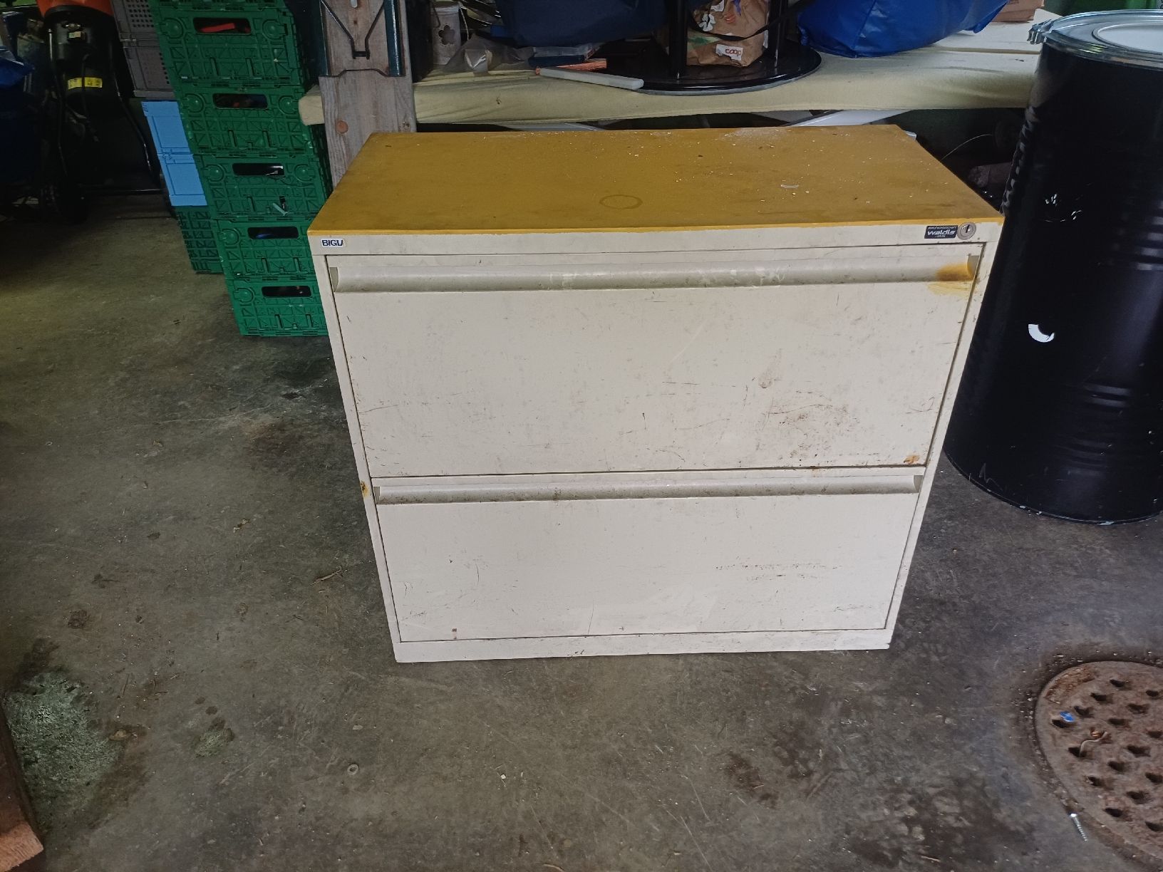 Armadi: Kleiner BIGLA Blechschrank  – Difettoso da Wangenried venduto da Recycler94