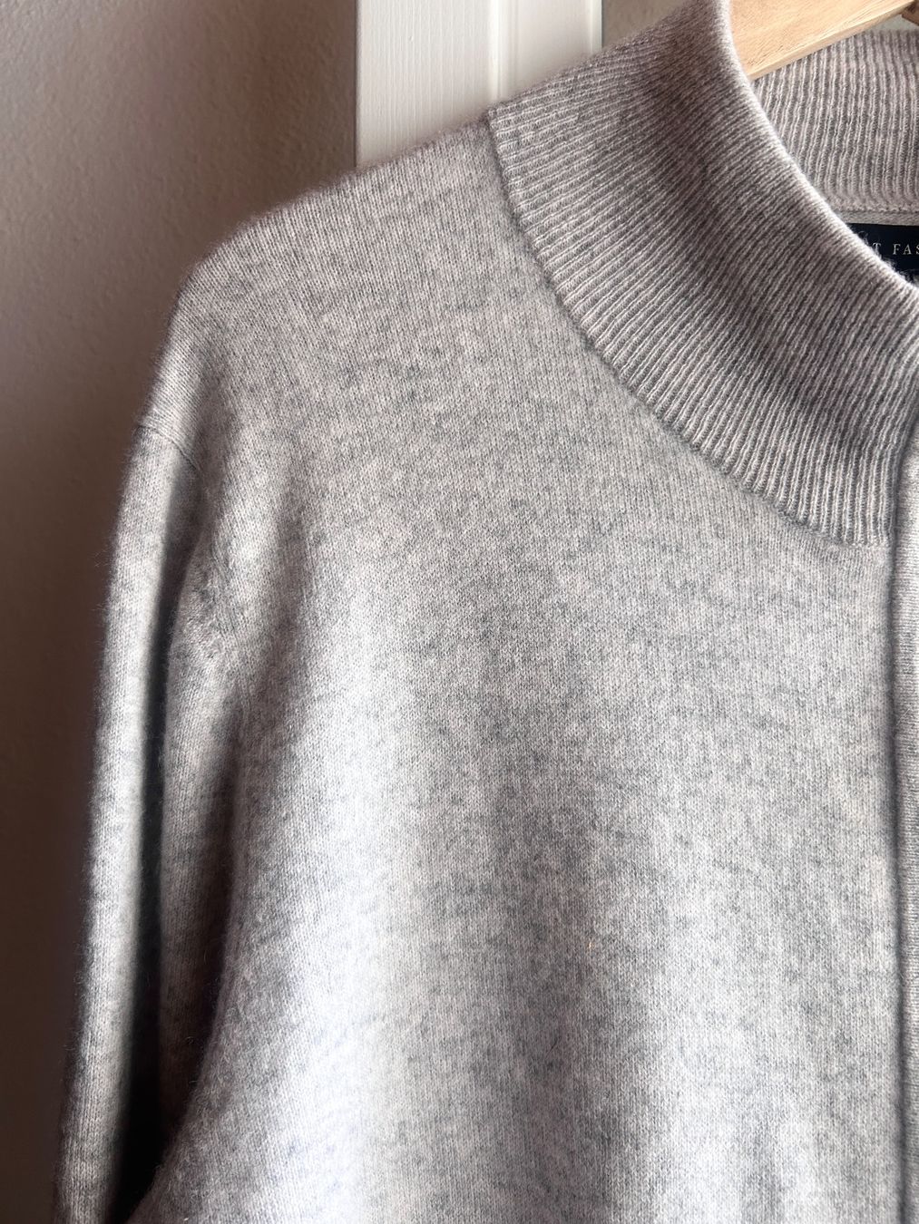 Jacken: Hellgrauer Kaschmir Cardigan - Gr. XL – Gebraucht aus Illnau von Monkky 7