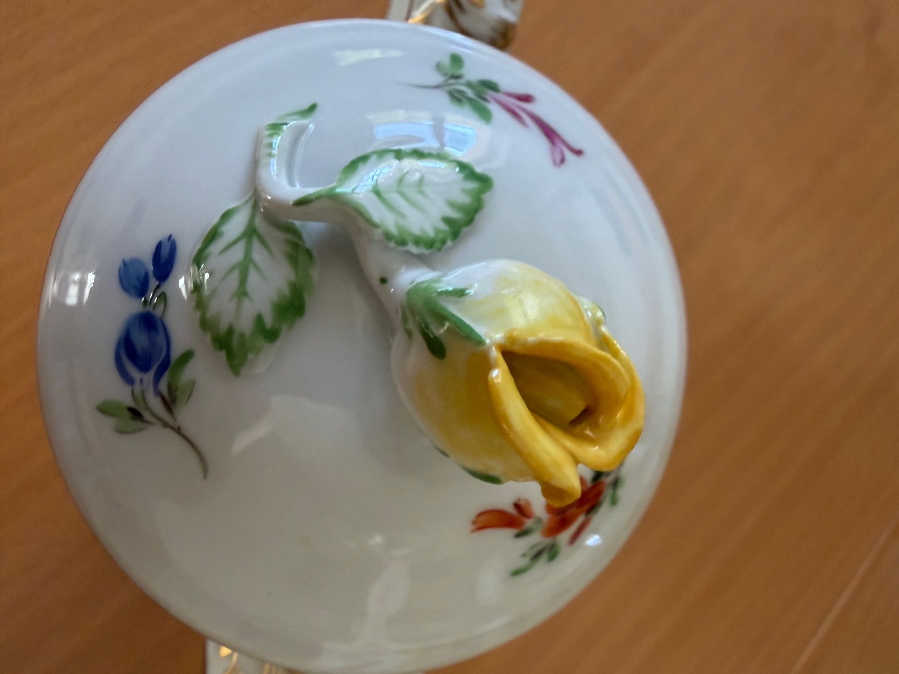 Teiere: Meissen Tee oder Kaffe Kanne mit gelber Rose – Usato da Nussbaumen AG venduto da normajeanbaker