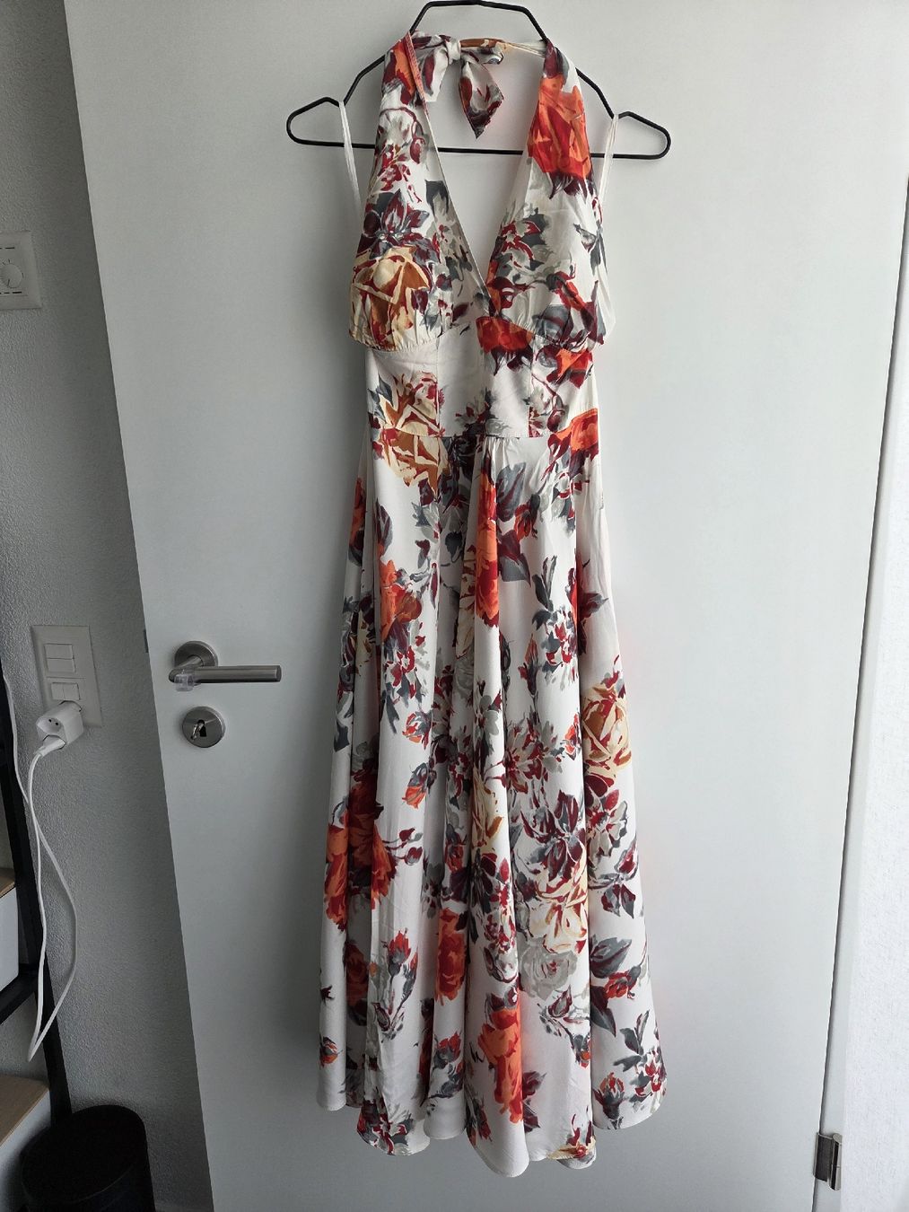 Kleider: Wunderschönes Sommerkleid Gr. 36 – Neu (gemäss Beschreibung) aus Kriens von ..stx..