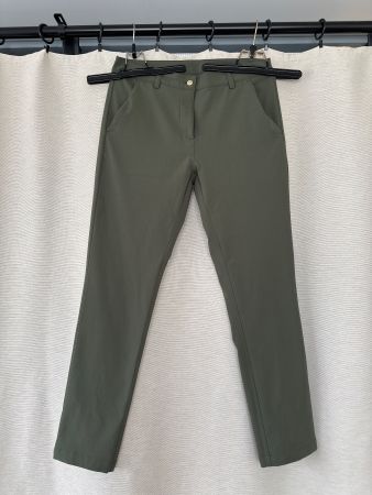 Neue Hose olivgrün Grösse 42
