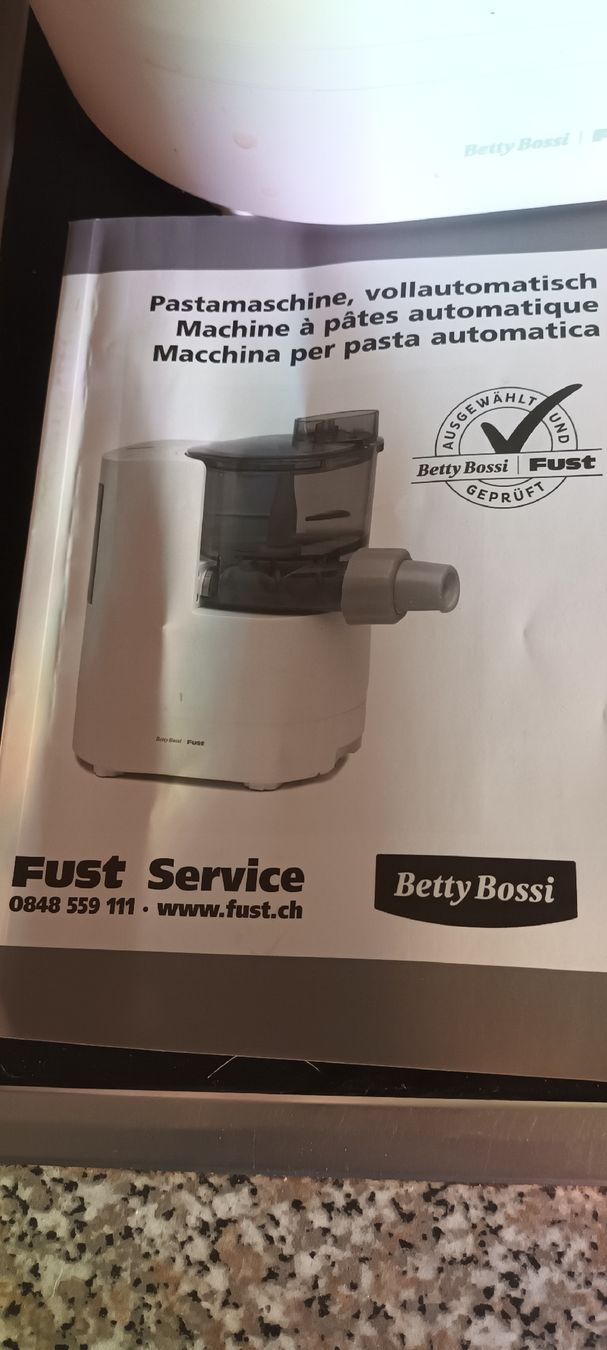 Betty Bossi Elettrodomestici da cucina: Vollautmatische Pastamaschine – Usato da Laupen BE venduto da ruefi59 2