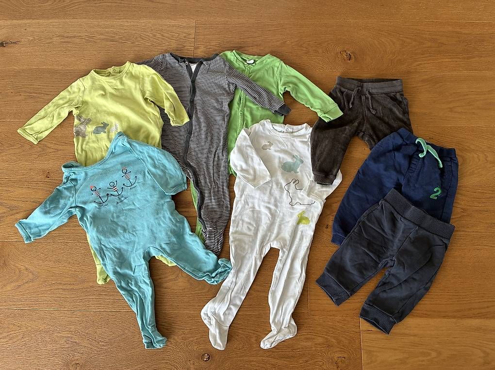 Kleiderpakete: Pyjamas Trainerhose 74 – Gebraucht aus Männedorf von lachen2011
