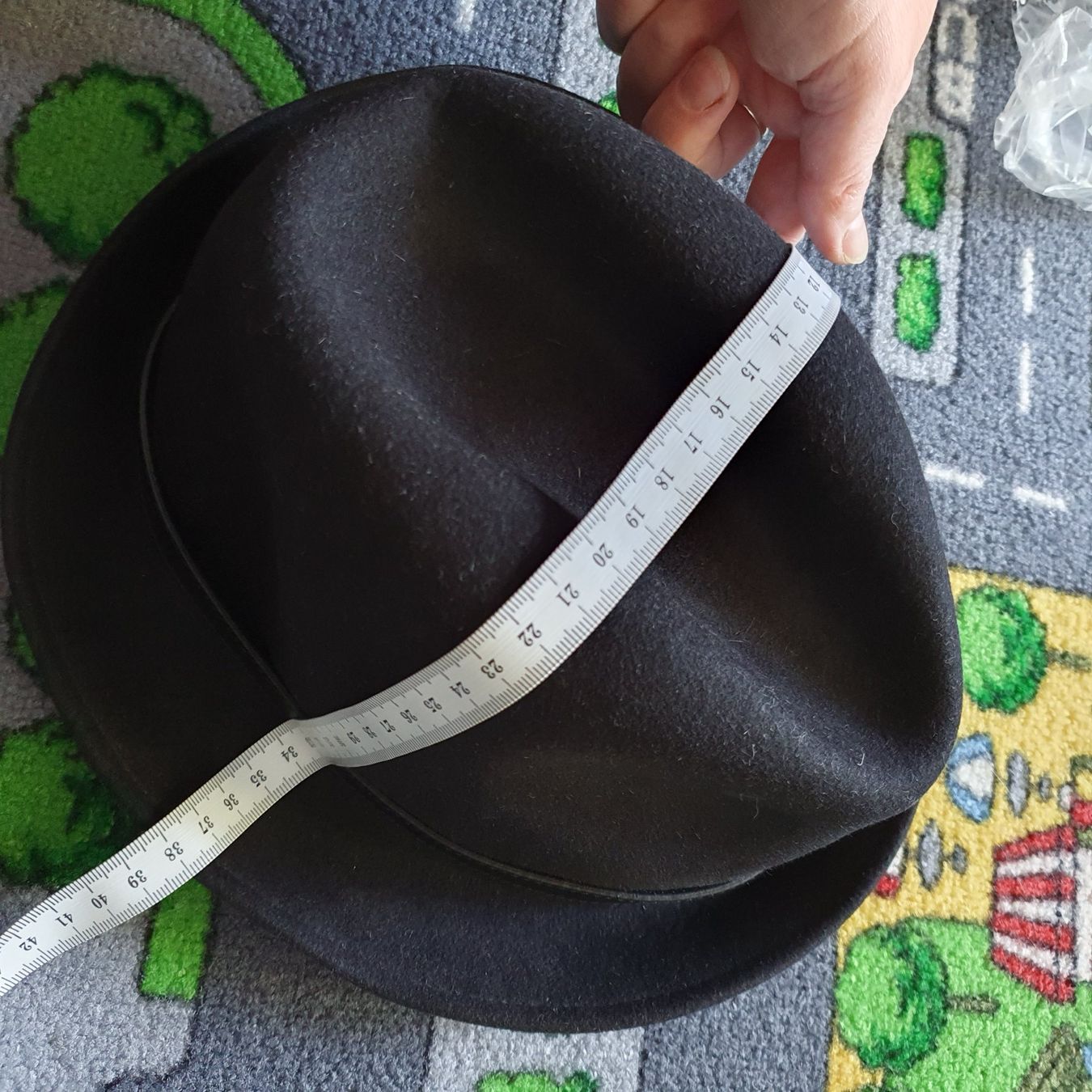 Gucci Copricapi, berretti & cappellini: Chapeau noir dame GUCCI – Usato da Prilly venduto da RoDyRe 9
