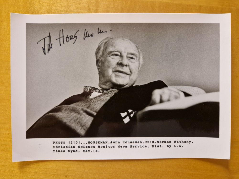 John Houseman, Original Autogramm auf Foto in s/w (Gebraucht) in
