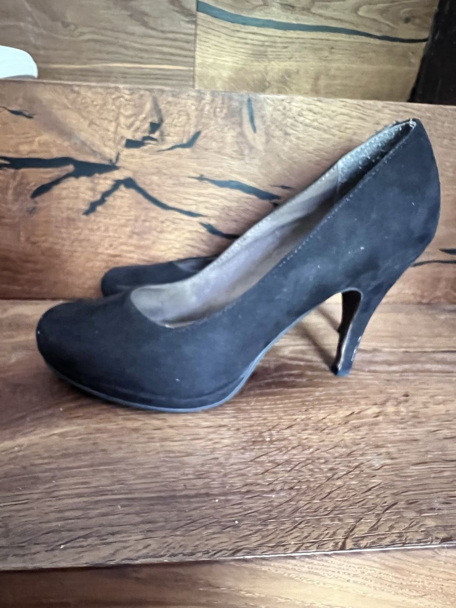 Tamaris Scarpe da donna: Pumps Tamaris schwarz Grösse 39  – Usato da Unterterzen venduto da syllalex 1