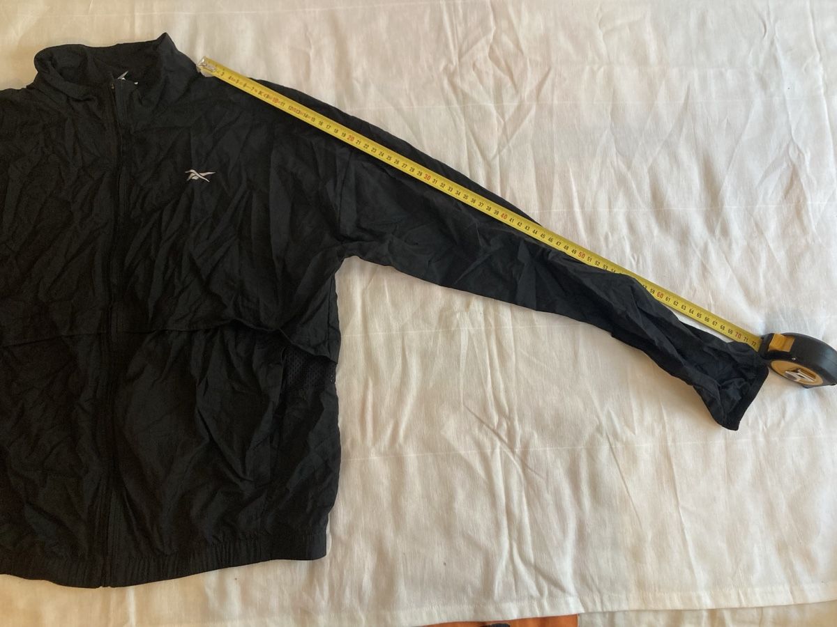 Reebok Giacche: Reebok Sport Jacket Black Lightweight  – Nuovo (secondo la descrizione) da Zürich venduto da sele_x 1