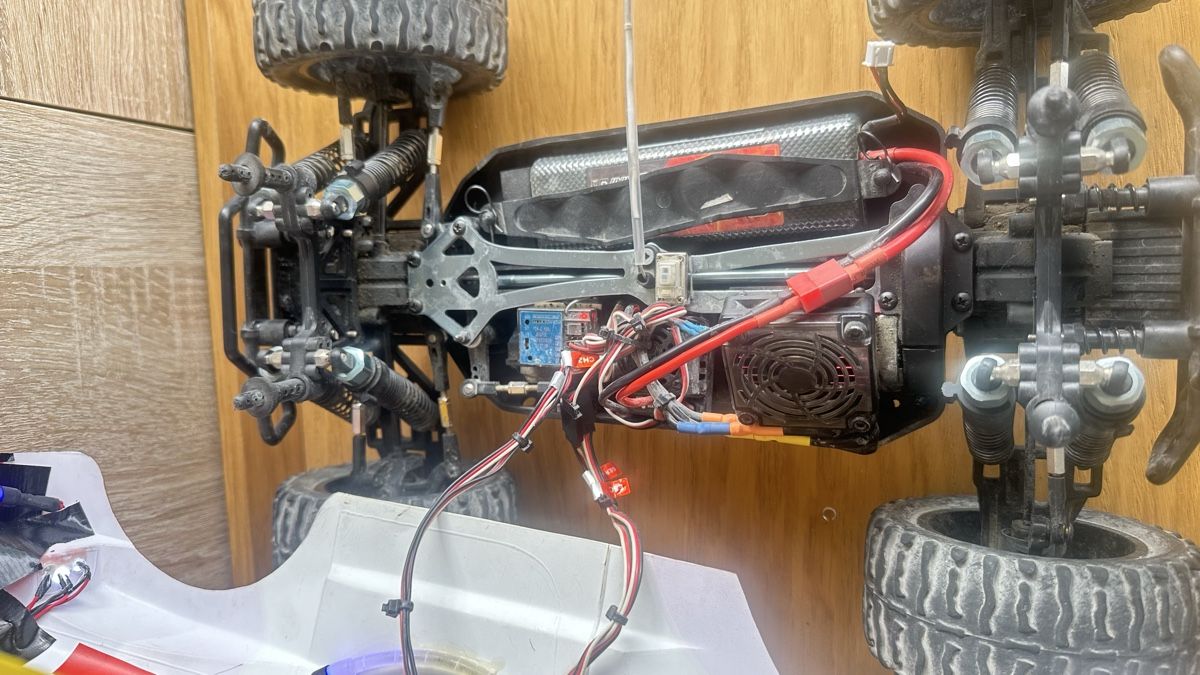 RC Modellbau: Rc auto 1/10 MAVERİK  – Gebraucht aus Nebikon von sal_pvk8 4