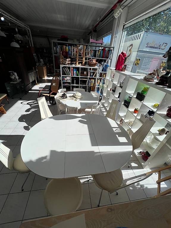 Tavoli: Schöner weisser Tisch oval – Usato da Neuhausen am Rheinfall venduto da galleria13 3