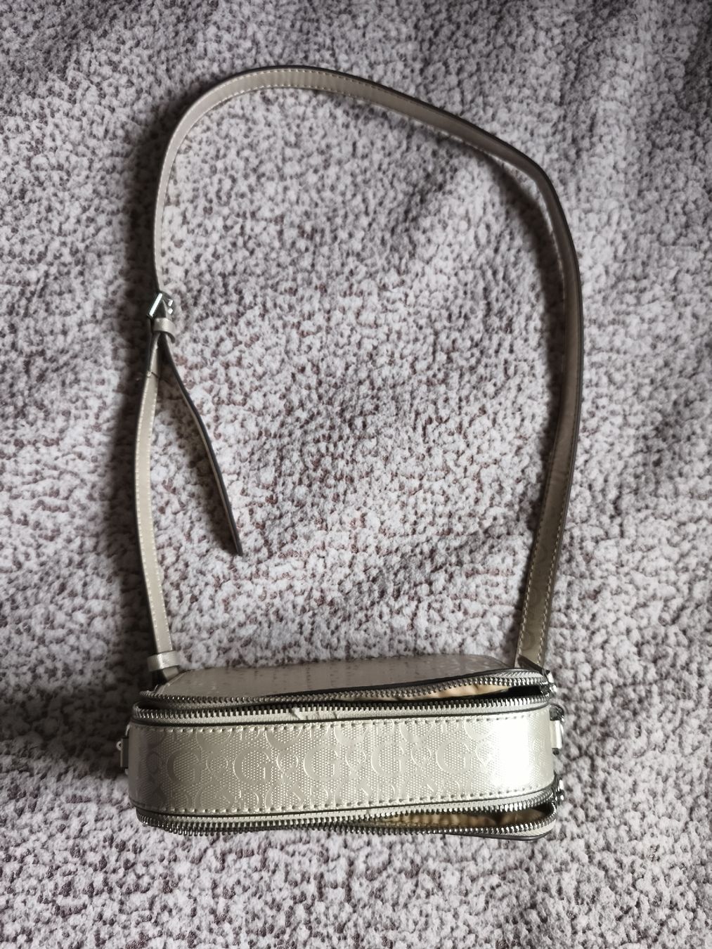 Borse da donna: Guess handbag monogram beige leather adjustable strap used – Nuovo (secondo la descrizione) da Merenschwand venduto da kri_rj6t 3