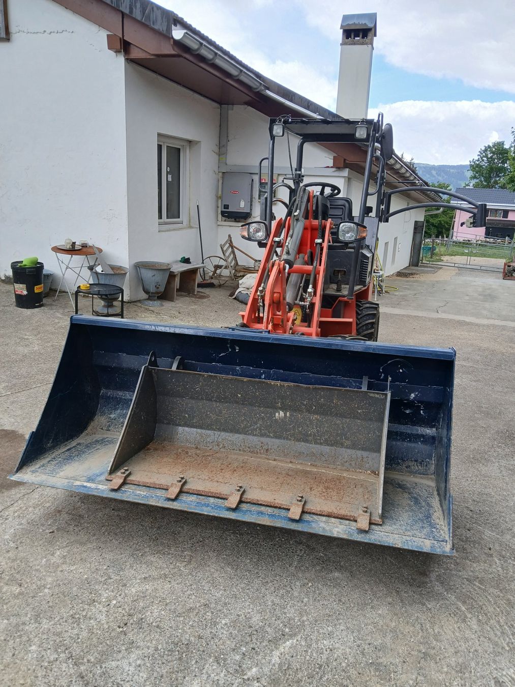Trattori: Chargeur à pneus – Usato da St-Imier venduto da pie_h66l 3