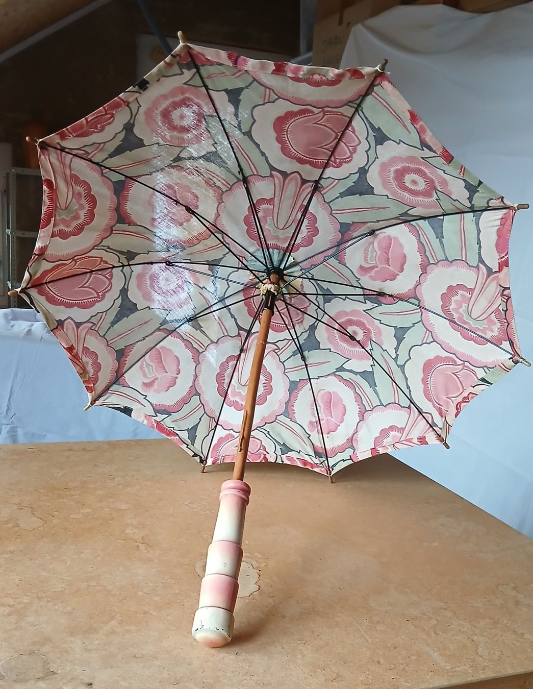 Ombrelloni: Handsonnenschirm, Parasol antik – Usato da Huttwil venduto da Modiste
