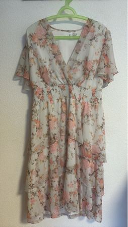 Robe d'été fleurie légère idéale pour les fêtes!