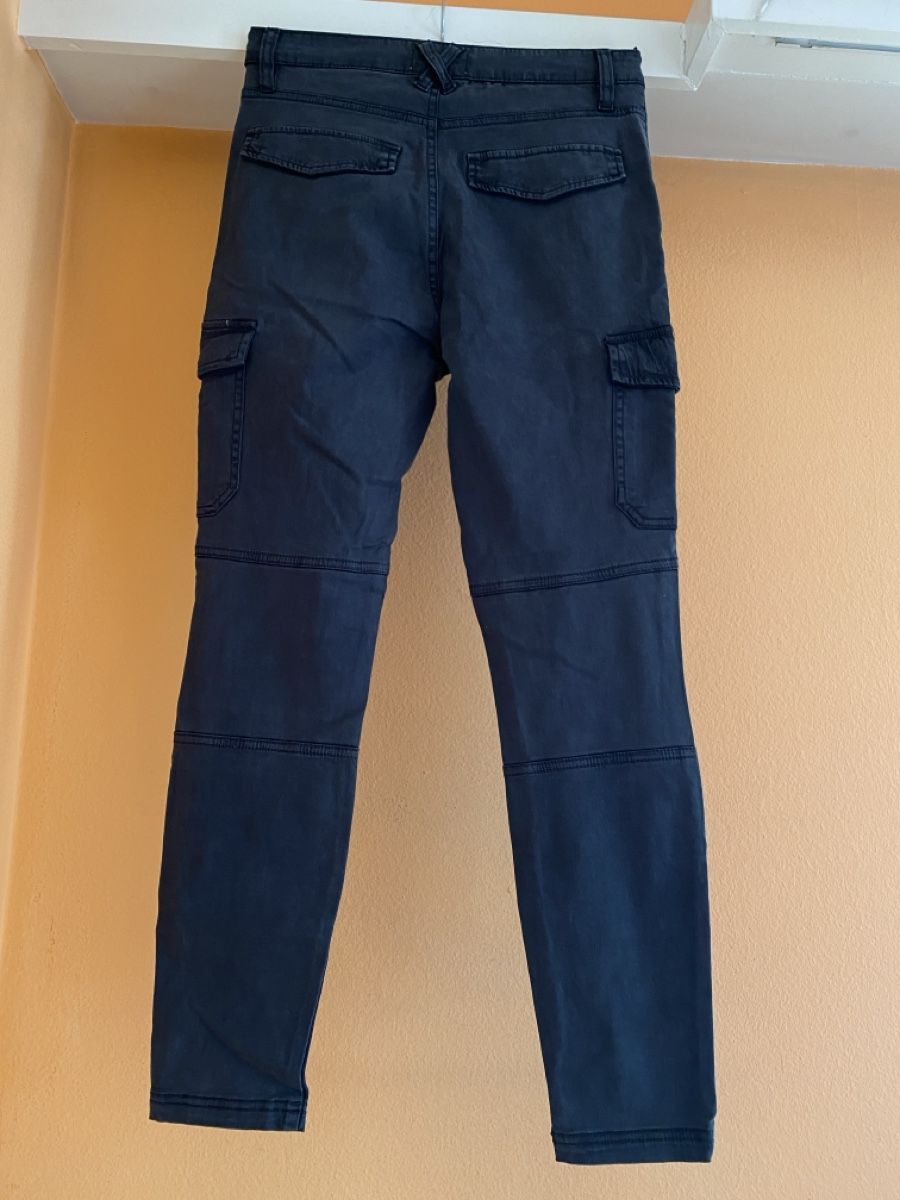 H&M Jeans: Cargo Pants noir slim - H&M - taille 38 – Usato da Genève venduto da swissjojo 2