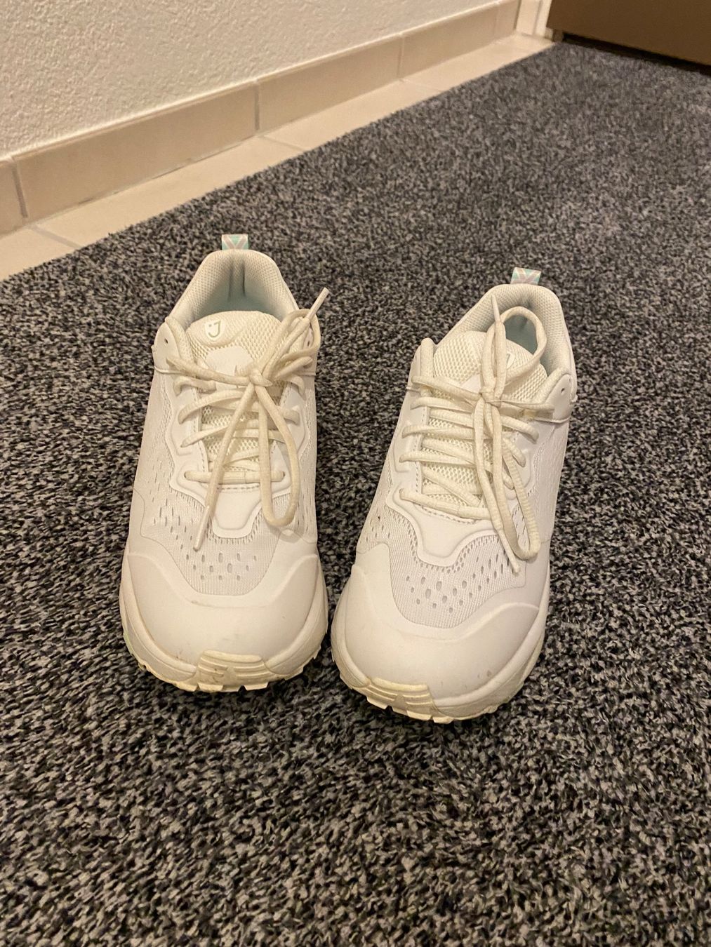 Joya Damenschuhe: Joya Sneaker – Gebraucht aus Hombrechtikon von sch_8qrm
