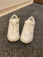 Joya Sneaker