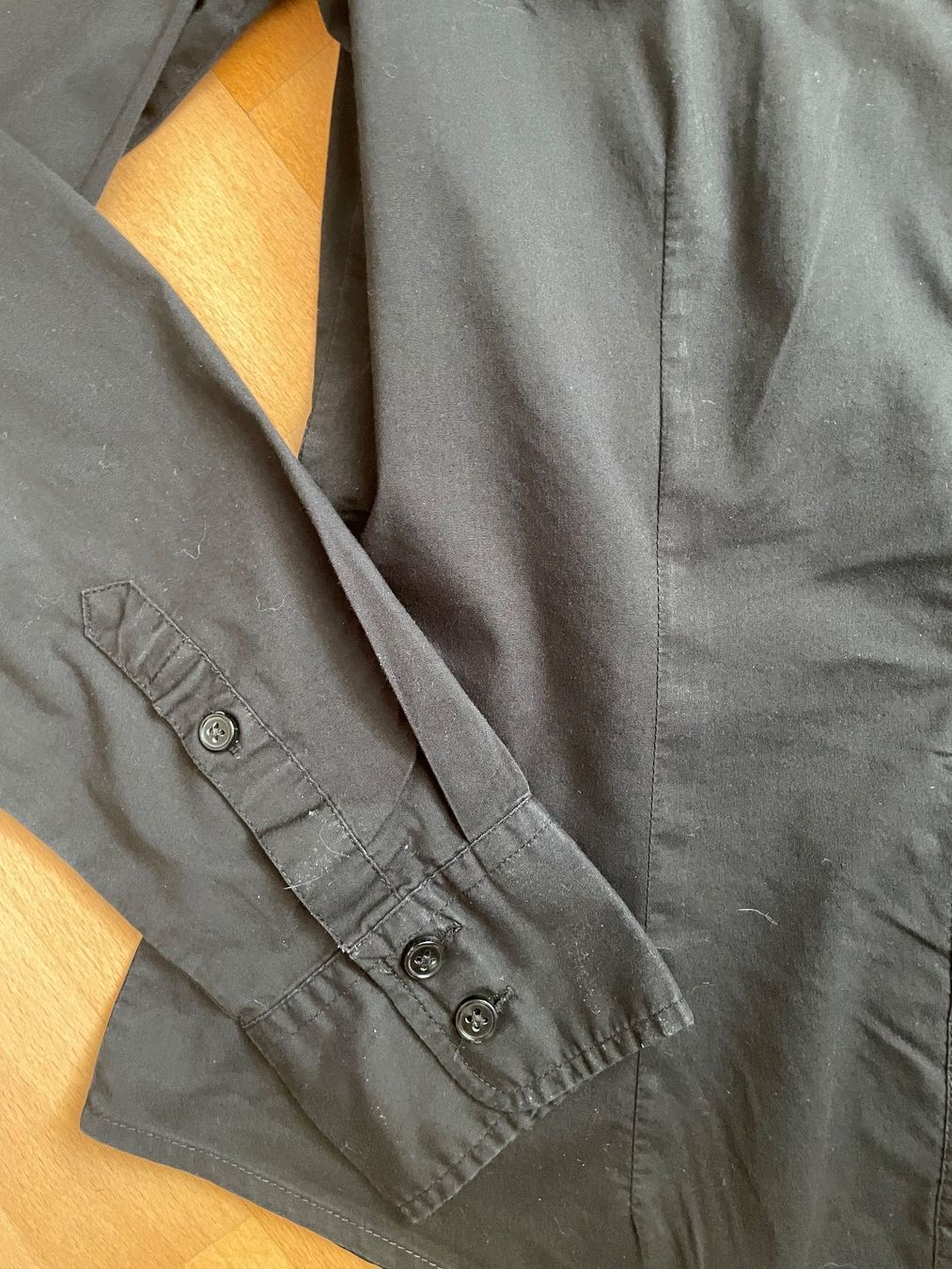H&M Blusen: H&M Schwarze Hemdbluse mit Puffärmeln, Grösse 38. tailliert – Gebraucht aus Hubersdorf von JanasHeartTreasures 3