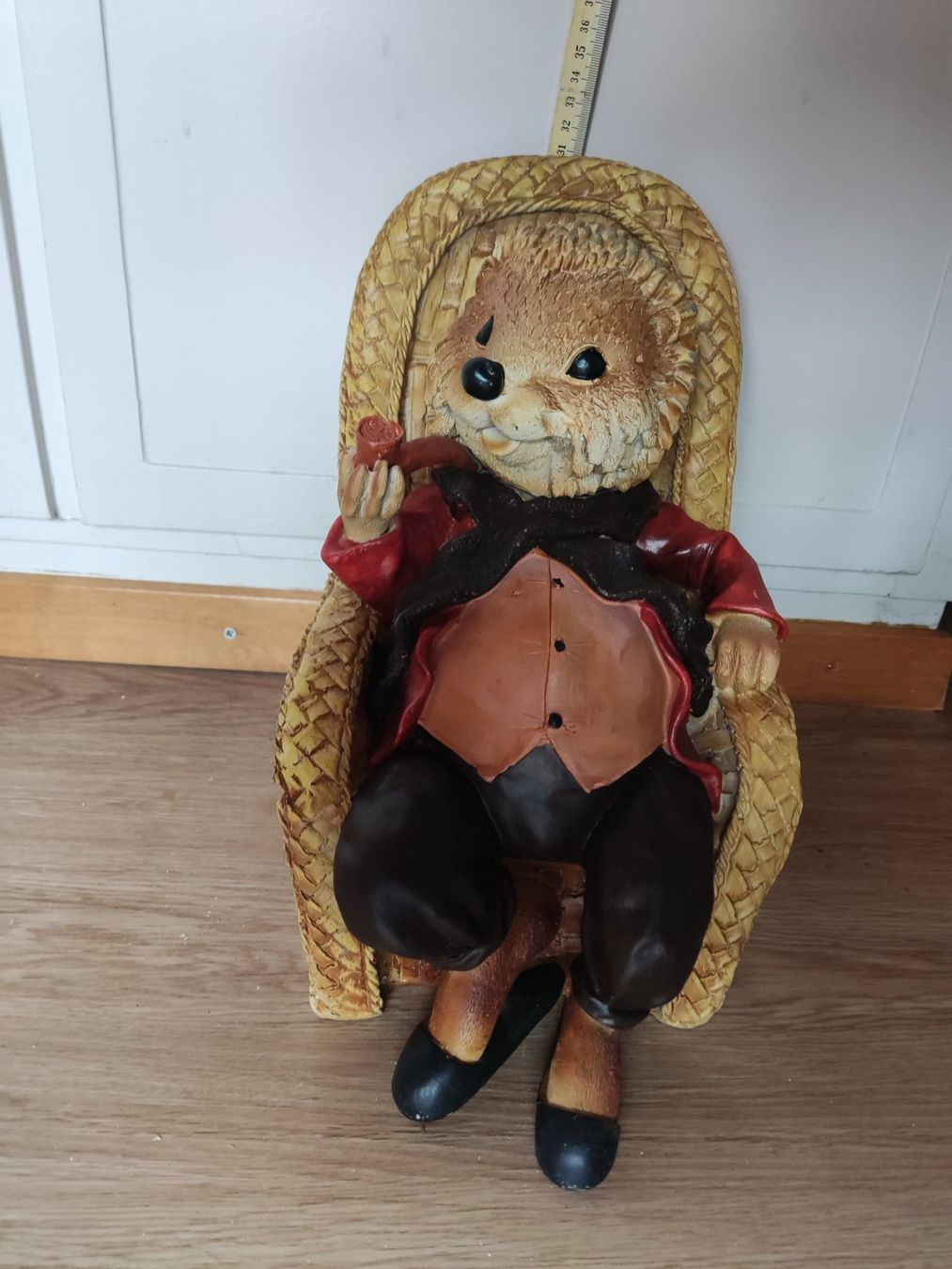 Figuren: Igel im Stuhl – Gebraucht aus Gränichen von dani065