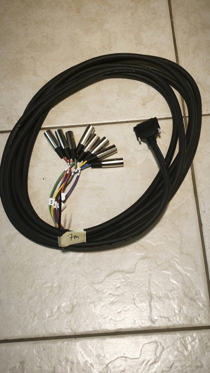Câbles: Multicore "HOSA" DB25 auf XLRm Länge 7Meter – D'occasion à Laupen BE par Elch55