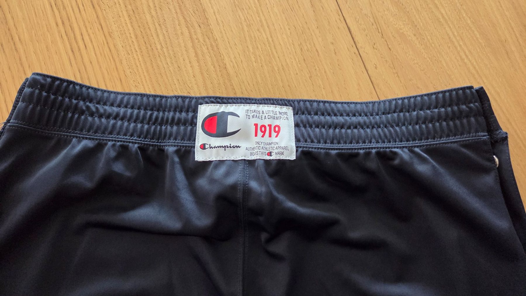 Champion Hosen: Pantalon de training Champion – Neu (gemäss Beschreibung) aus Le Pâquier-Montbarry von Gruyere77 1