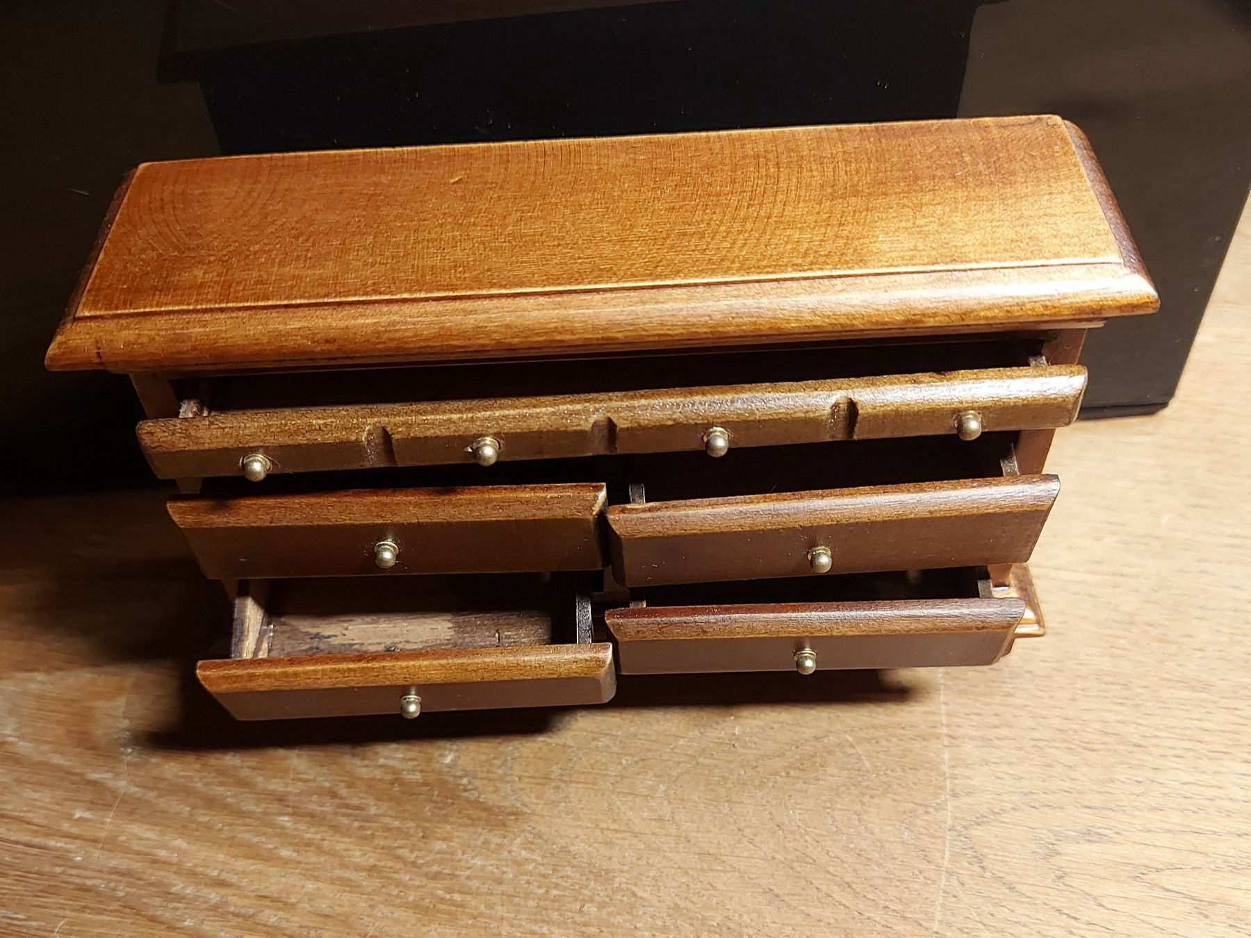 Case e mobili per bambole: Puppenhaus Holz Kommode mit 5 Schubladen – Usato da Schlieren venduto da Svenja7 2
