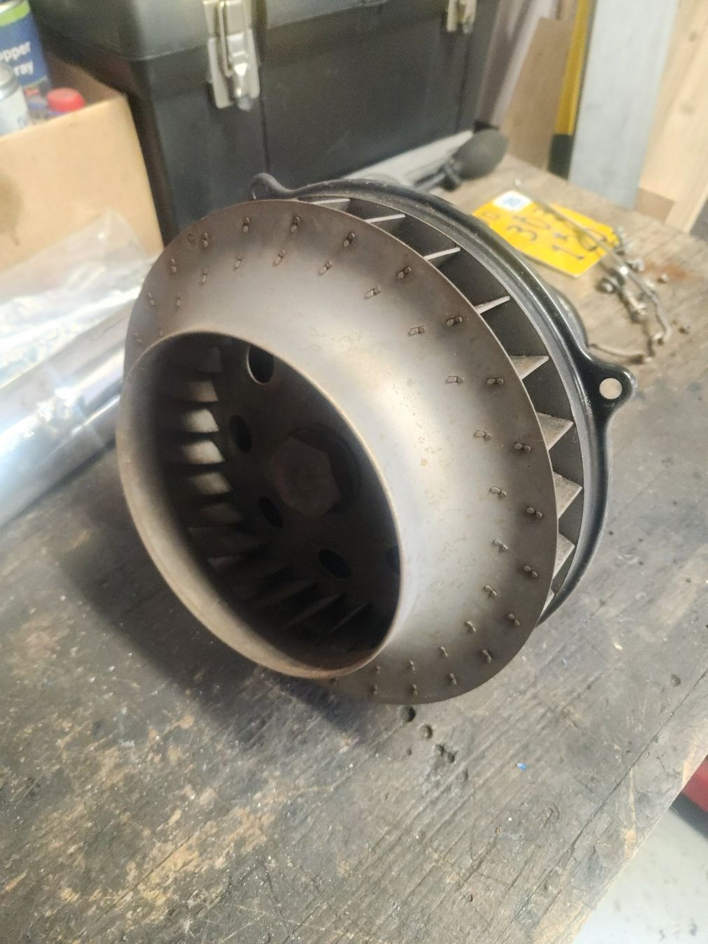 Tutti pezzi di ricambio auto: Dynamo Bosch 6 volts 90mm – Usato da Céligny venduto da Taototo73 2