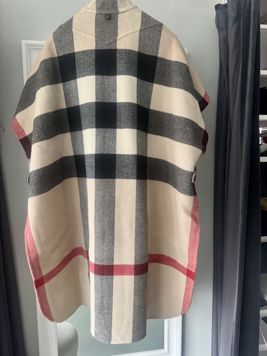 Burberry Altro in Moda donna: Wunderschöner Burberry Cape Poncho, Wendbar – Nuovo (secondo la descrizione) da Knonau venduto da geb_zc7b 1