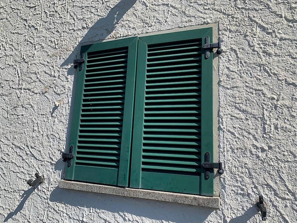 Persiane: Alu Fensterläden – Usato da Flurlingen venduto da GSE8247