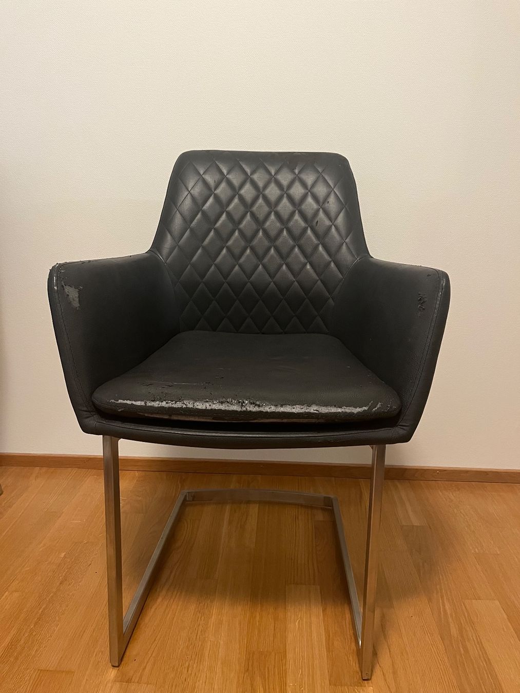 Stühle: Esszimmer-Stühle – Gebraucht aus Wetzikon ZH von jul_8gdn 1