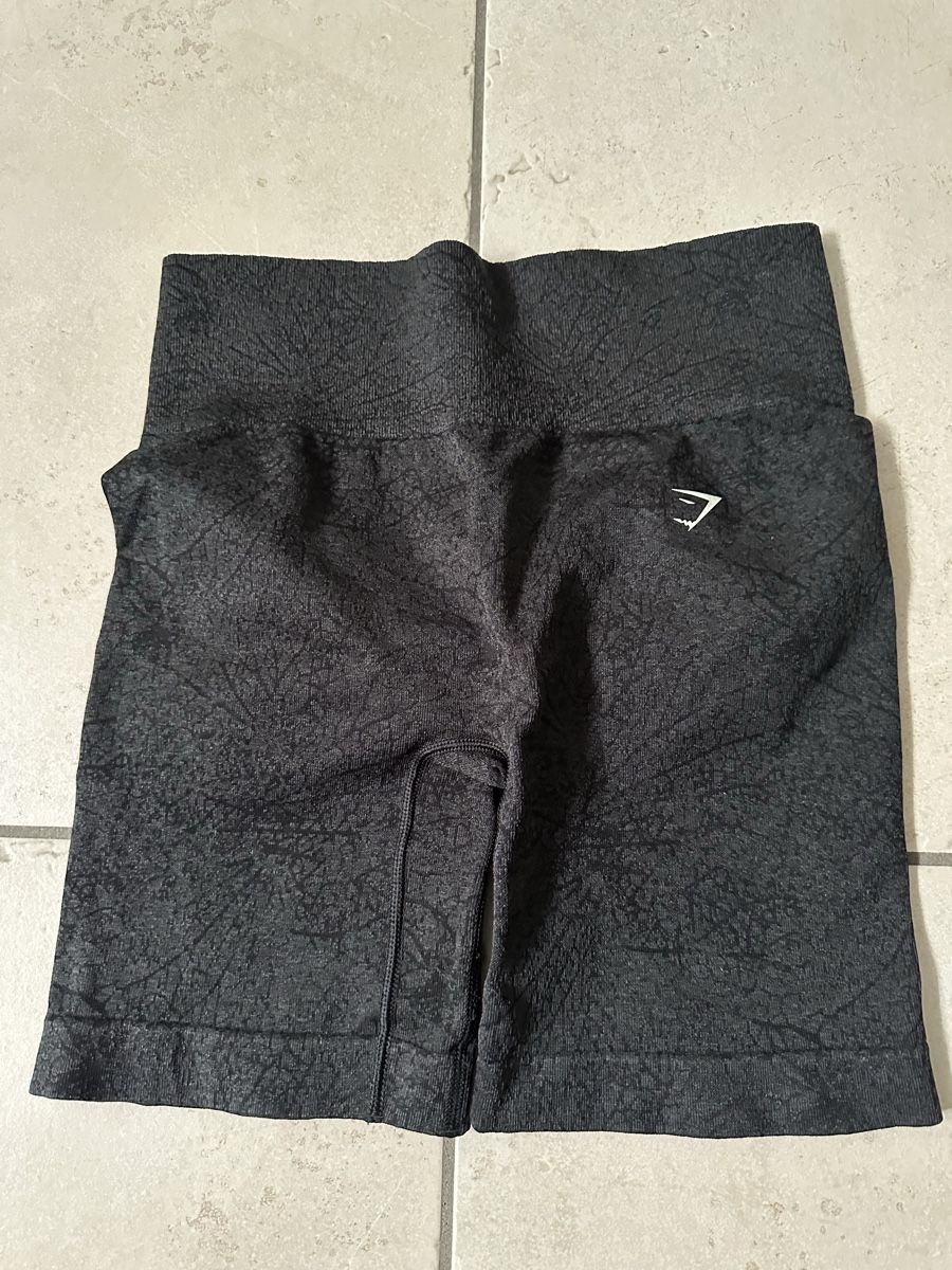 Gymshark Leggings: Gymshark Shorts – Usato da Ipsach venduto da ale_v82h