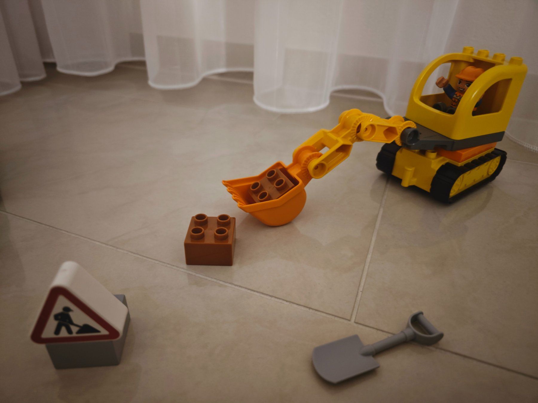 Lego Giocattoli: Lego Duplo Bagger und Lastwagen – Usato da Jona venduto da Wellisi 3