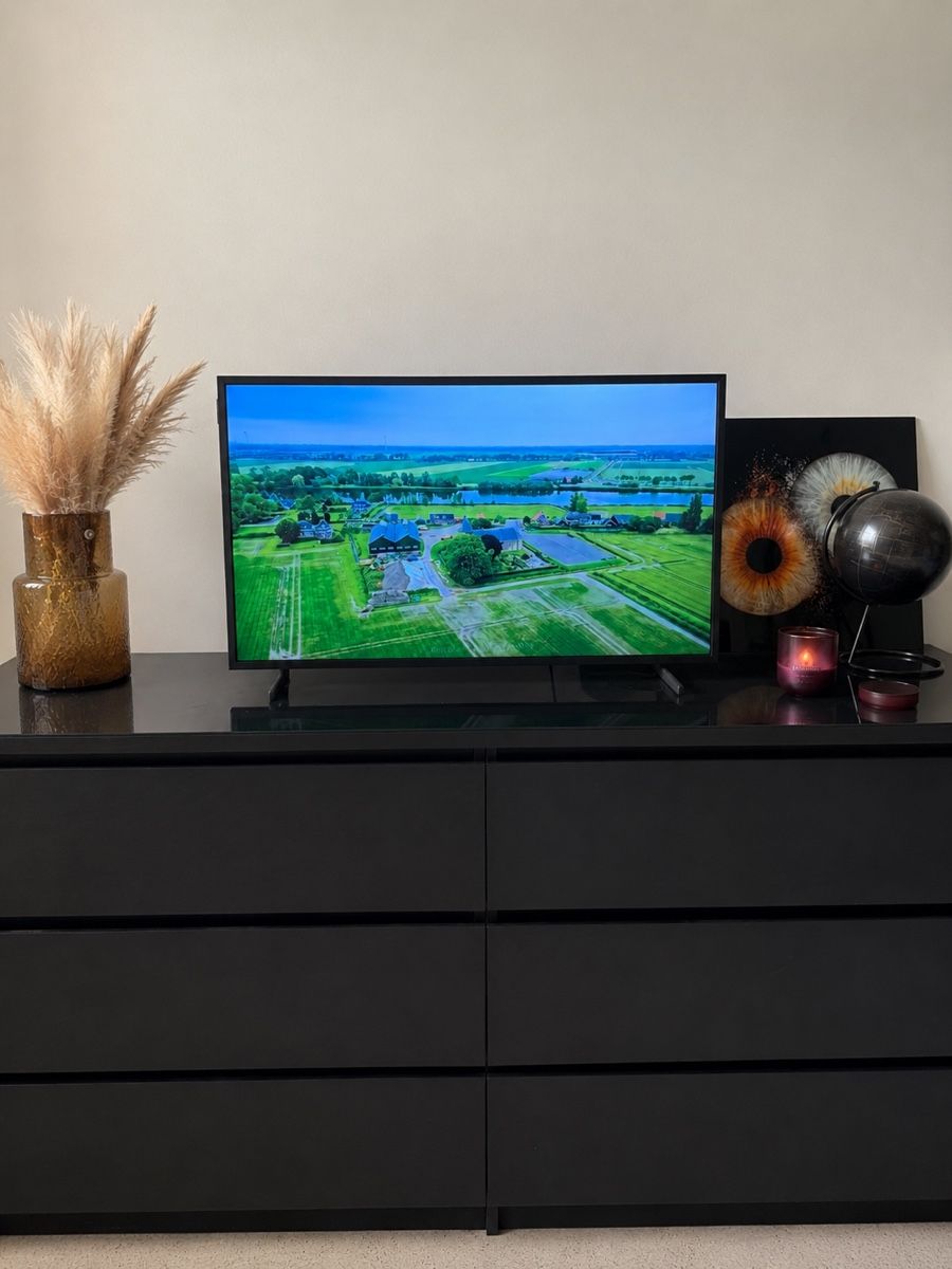 Televisori: SAMSUNG TV The Frame 4.0 QE32LS03T – Usato da Rüschlikon venduto da LB2134