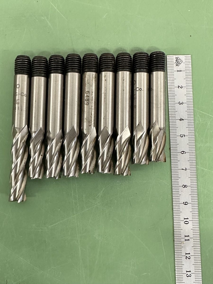 Alle Werkzeuge: 9 pc. 10 mm, End Mills, HSS, Schaftfräser. – Gebraucht aus Aarberg von SNMachines
