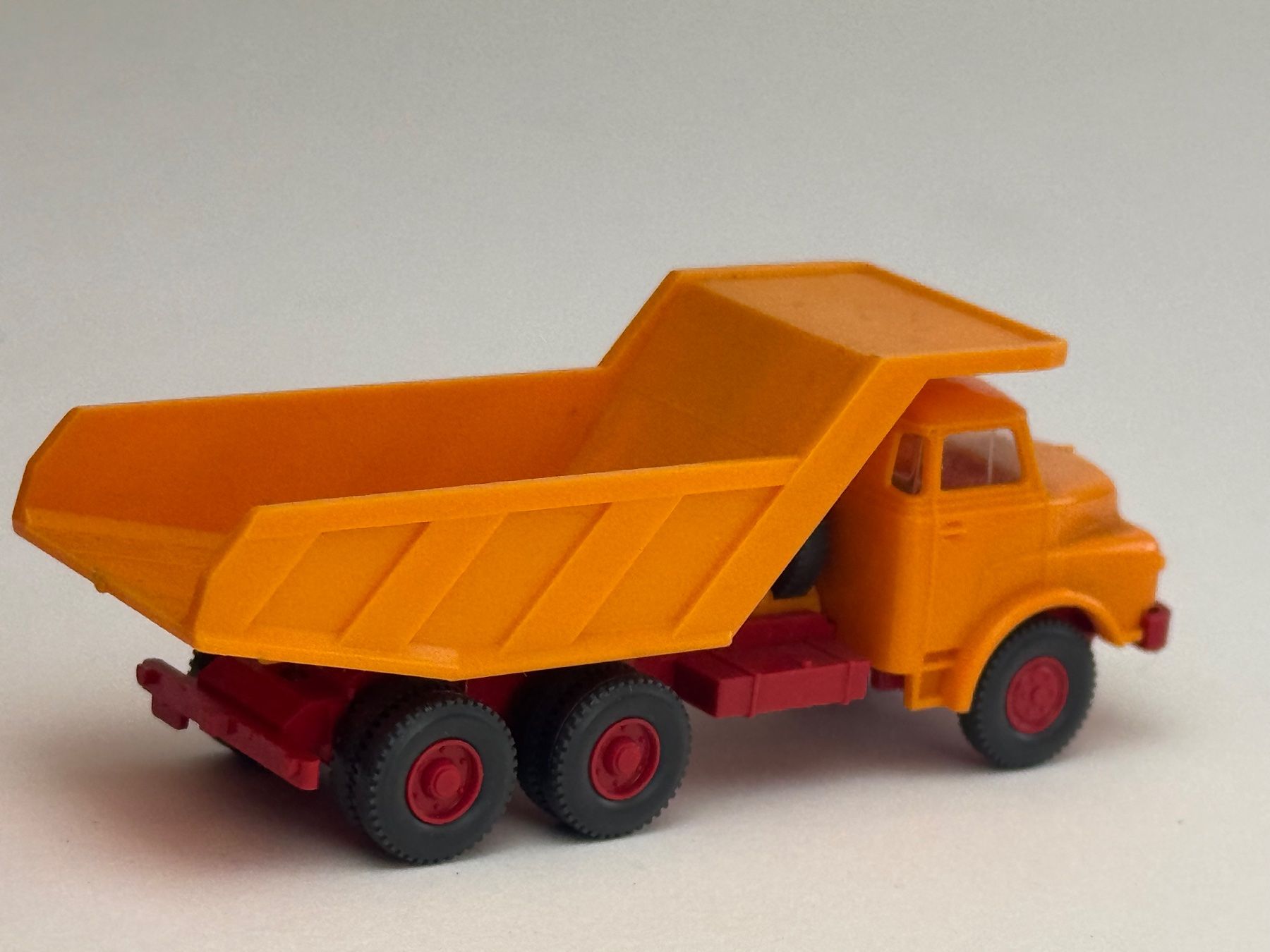 Wiking Modellini d'auto: RI- Wiking MAN Muldenkipper orange – Usato da Elm venduto da Wikmtz 1