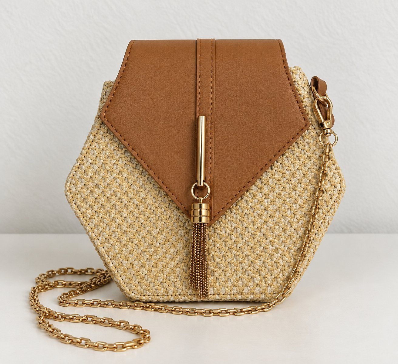 Taschen für Damen: Geflochtene Umhängetasche – Gebraucht aus Basel von hol_8ldp