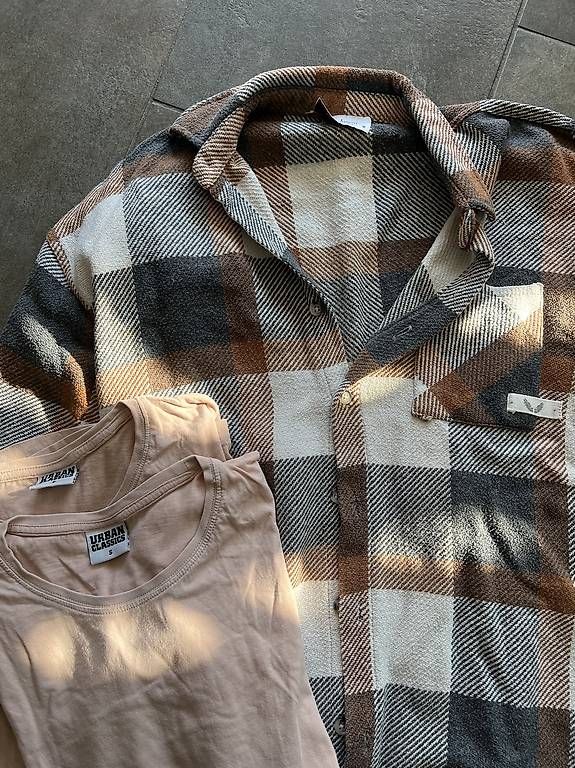 Lotti di vestiti: T-SHIRT UND HOLZFÄLLERHEMD SET – Usato da Urdorf venduto da Marybyii 4